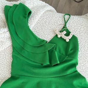 Non-brand green Top. Tag Large but fits Medium easily.